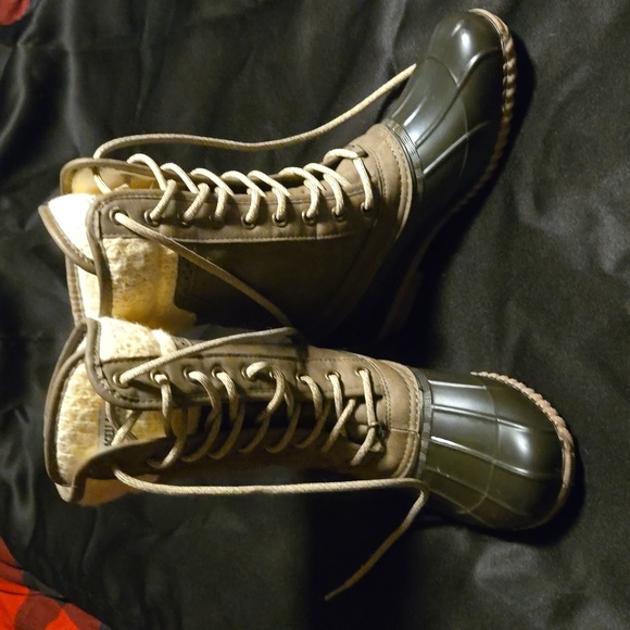 Magellan Boots - Picture 2 of 4